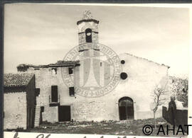 "Plaza de la iglesia con la casa rectorl y cementerio, ayutamiento".