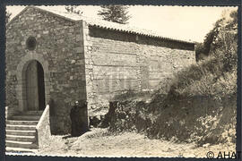 Vista lateral de l'església parroquial de sant Joan Baptista de Vallverd de Queralt